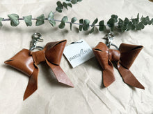 Load image into Gallery viewer, Light shine brown leather bow keychain