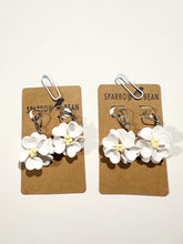 Load image into Gallery viewer, 3D flower dangle earrings