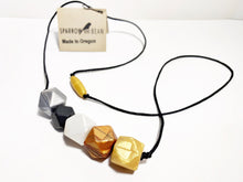 Load image into Gallery viewer, Hexagon Minimalist Necklace