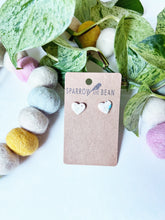 Load image into Gallery viewer, 90’s lite bright heart stud