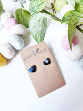 Load image into Gallery viewer, Galaxy heart studs