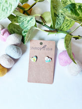 Load image into Gallery viewer, 90’s lite bright heart stud