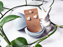 Load image into Gallery viewer, 90’s lite bright heart stud