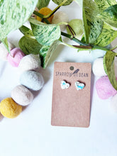 Load image into Gallery viewer, 90’s lite bright heart stud