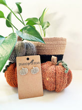 Load image into Gallery viewer, Pumpkin studs