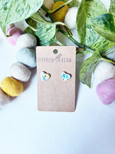 Load image into Gallery viewer, 90’s lite bright heart stud