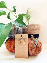 Load image into Gallery viewer, Pumpkin studs