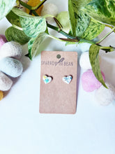 Load image into Gallery viewer, 90’s lite bright heart stud