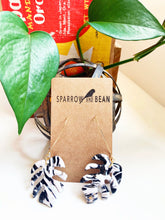 Load image into Gallery viewer, Petite Monstera Earrings w/ gold flakes & resin top