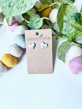 Load image into Gallery viewer, 90’s lite bright heart stud