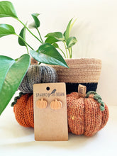 Load image into Gallery viewer, Pumpkin studs