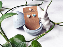 Load image into Gallery viewer, 90’s lite bright heart stud