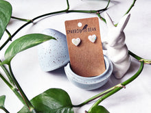 Load image into Gallery viewer, 90’s lite bright heart stud