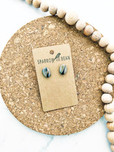 Load image into Gallery viewer, Pinkie marble studs