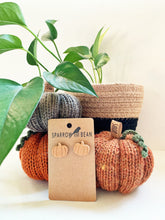 Load image into Gallery viewer, Pumpkin studs