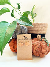 Load image into Gallery viewer, Pumpkin studs
