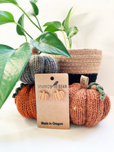 Load image into Gallery viewer, Pumpkin studs