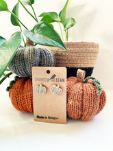 Load image into Gallery viewer, Pumpkin studs