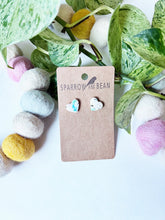 Load image into Gallery viewer, 90’s lite bright heart stud