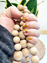 Load image into Gallery viewer, Shelfie and photo prop garland (2 feet)