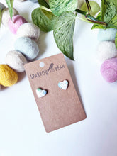 Load image into Gallery viewer, 90’s lite bright heart stud