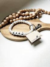 Load image into Gallery viewer, Circle Name keychain