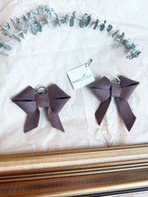 Load image into Gallery viewer, Brown leather bow keychain
