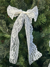 Load image into Gallery viewer, Large white lace long tail bow set
