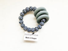 Load image into Gallery viewer, Pattern Teething Ring Bracelet
